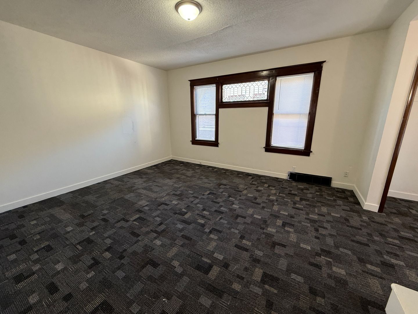 SIOUX CITY Apartment: 1700 DOUGLAS ST