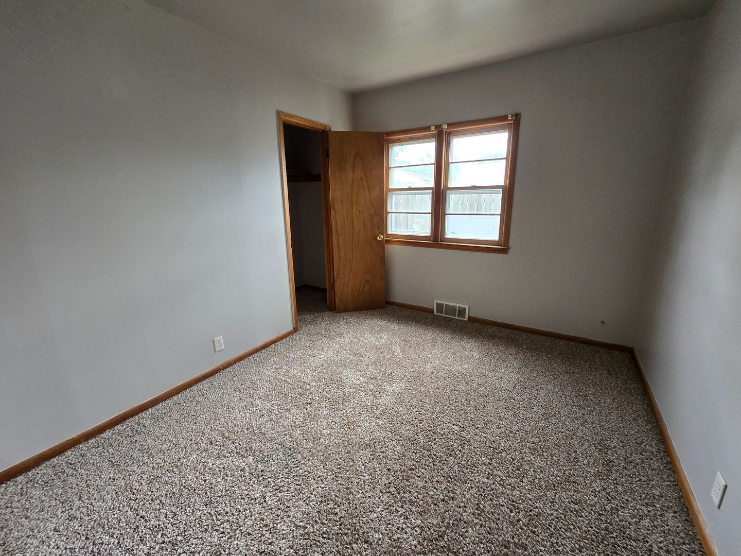 SIOUX CITY Apartment: 2430-32 WILLIAMS