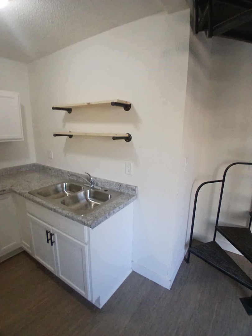 Sioux City Apartment: 901 Virginia St