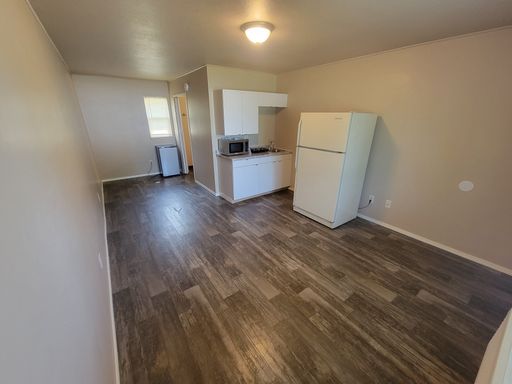 $600 Efficiency Apt in Dakota City