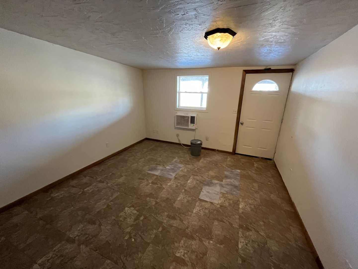 DAKOTA CITY Apartment: 506 N 14TH ST