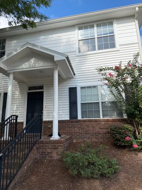 MODERN 3/3 FOR RENT AT UNIVERSITY GREEN – photo 1