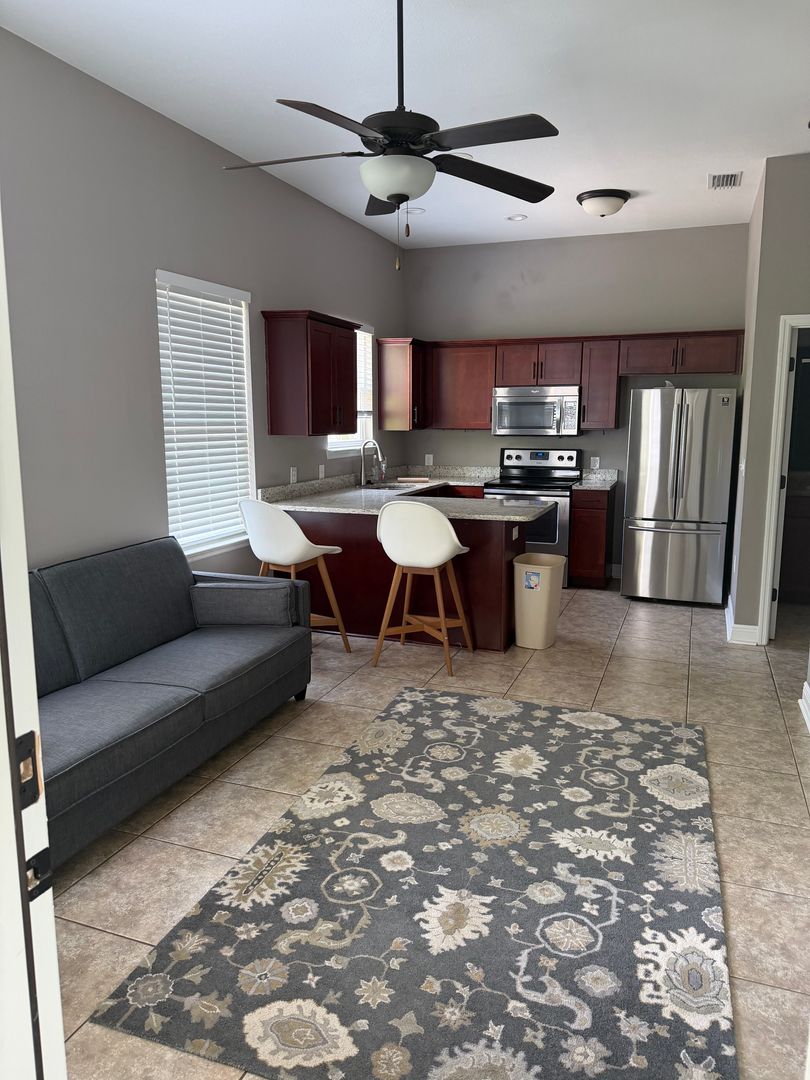 TALLAHASSEE House: 394 PRINCE STREET - 394-PRI-APT