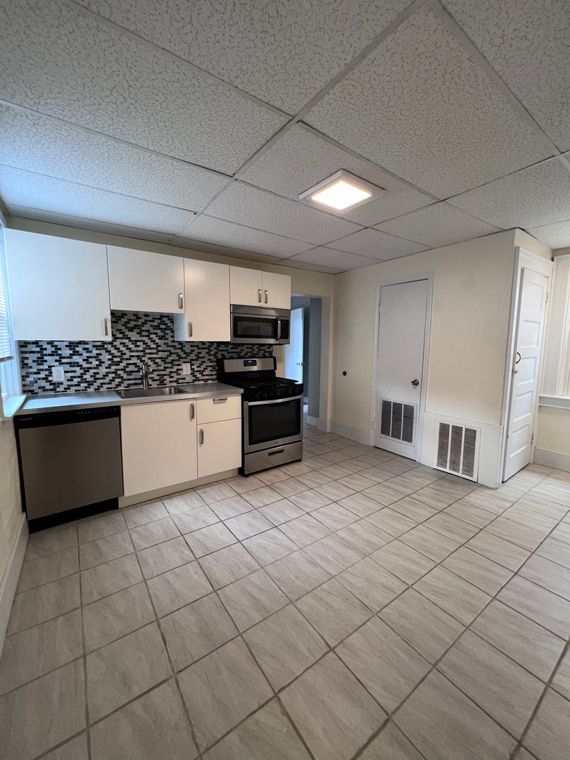 Pittsburgh Apartment: 2310 Arlington Ave Floor 2
