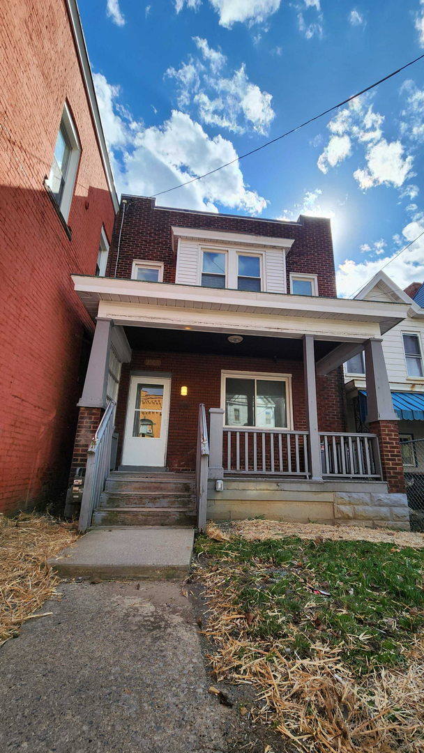 Pittsburgh House: 2308 Arlington Ave