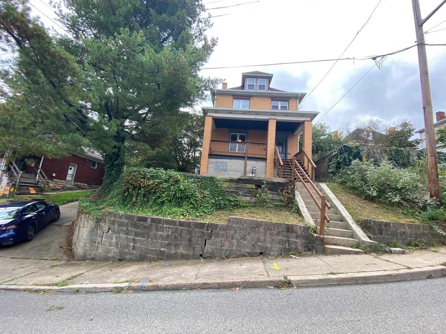 Pittsburgh House: 410 Parkwood Rd