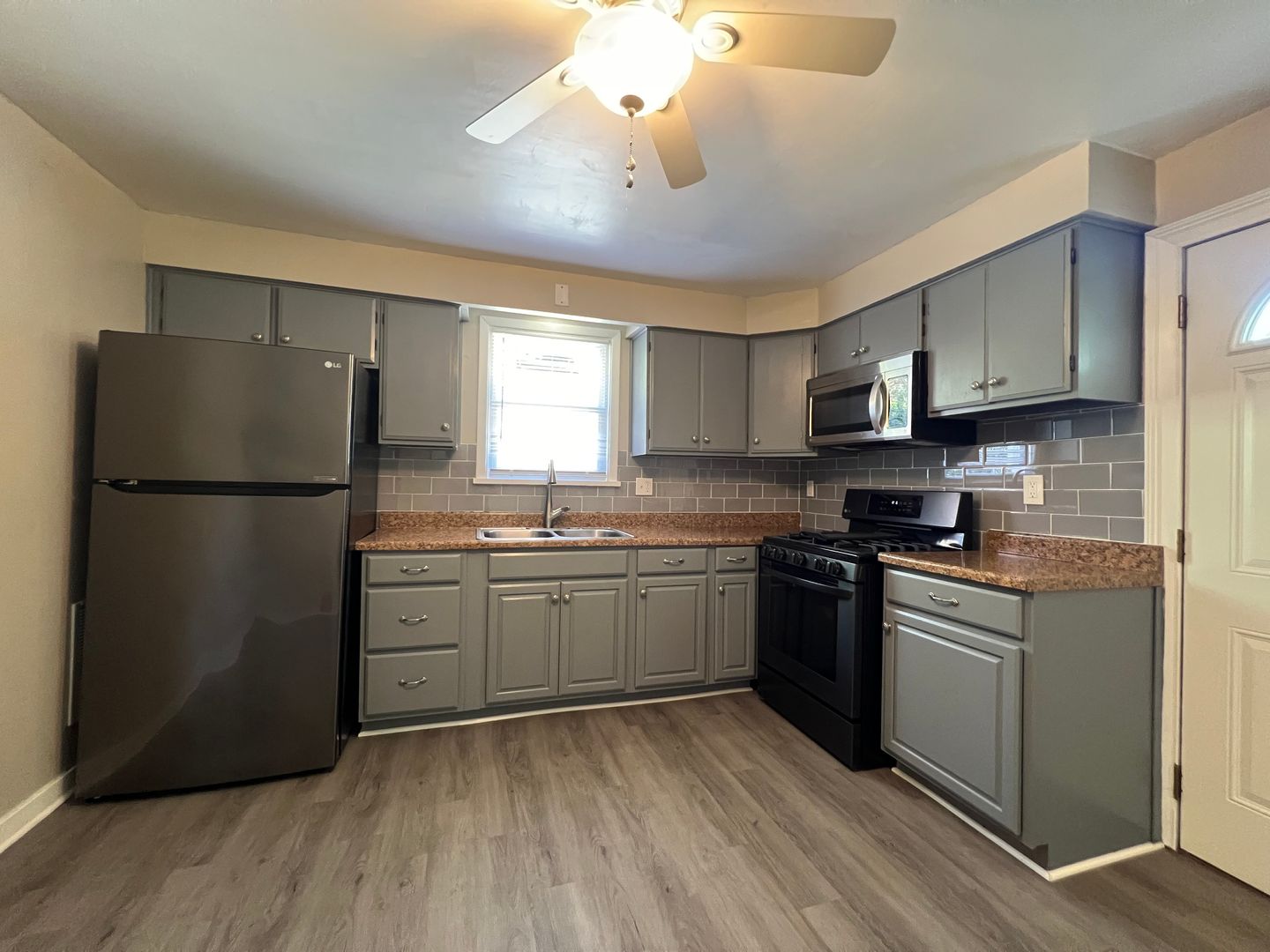 Homestead House: 248 W 9th Ave