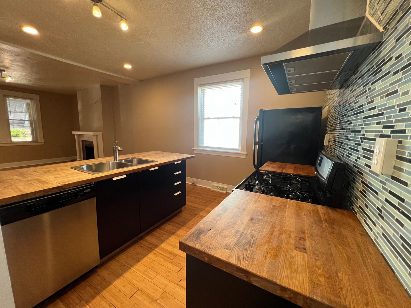 Pittsburgh House: 115 Cologne St