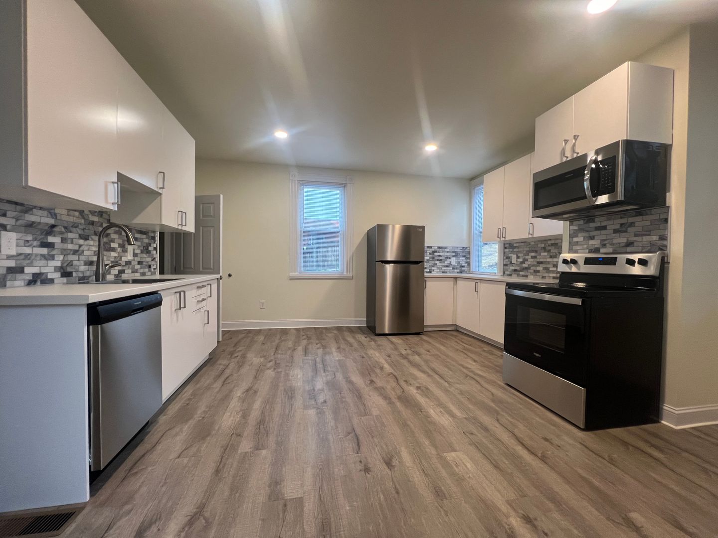 Pittsburgh Apartment: 2217 Spring St