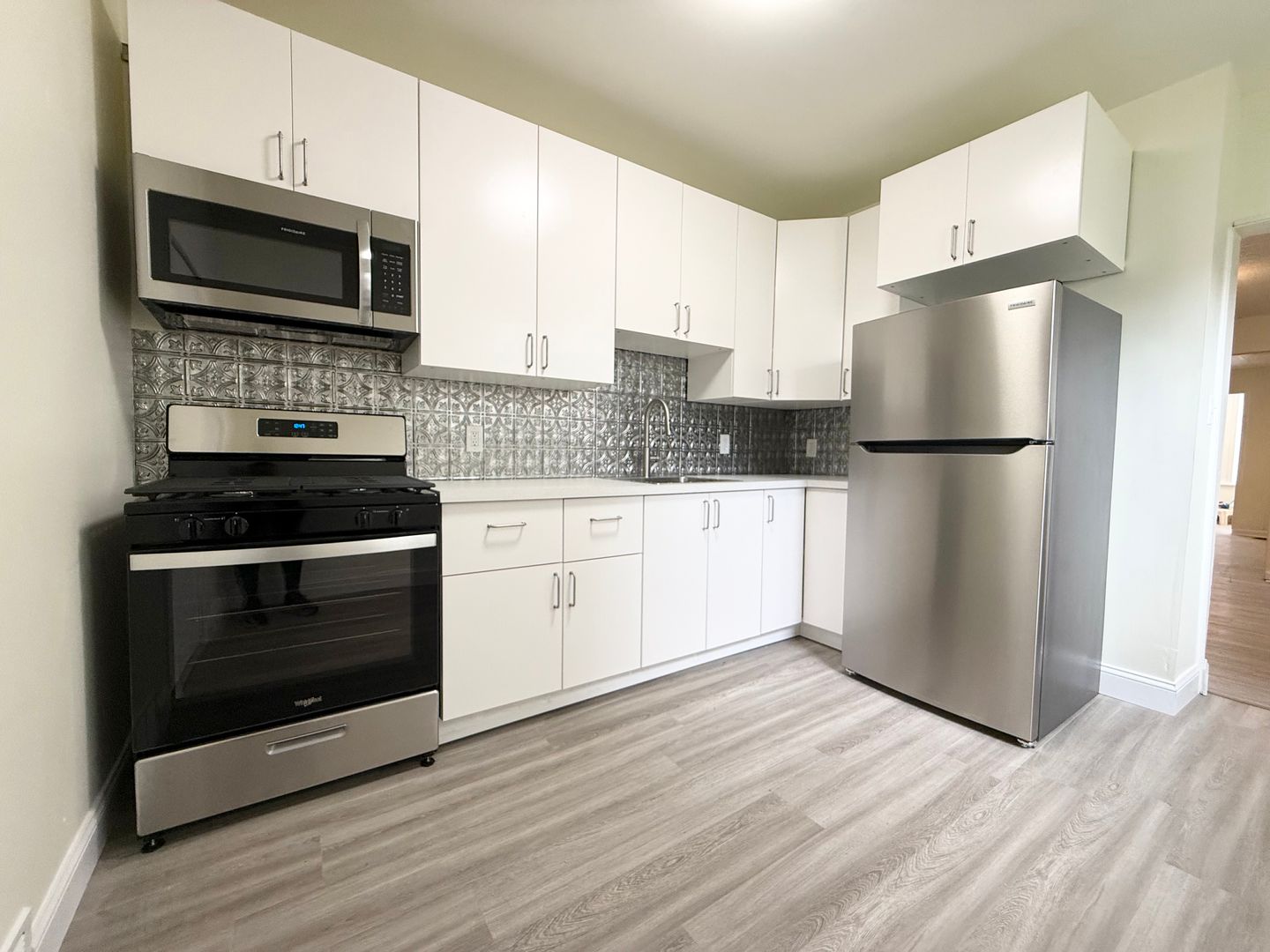 Mt Oliver Apartment: 323 McKinley Apt 1