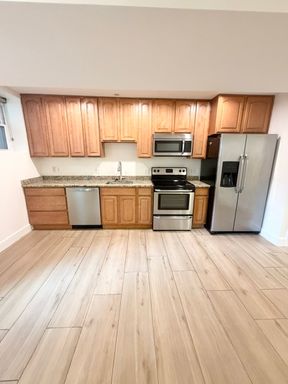 Bright & Modern 1BR English Basement - Available Today! – photo 1