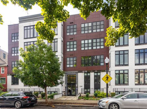 Private 2BR/2BA Luxury Condo w/ Rooftop & Cityscape Views - Available September 10! – photo 1