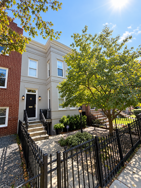 Spacious, Renovated 3BR Rowhome w/ Outdoor Space in NoMa - Available Today! – photo 1