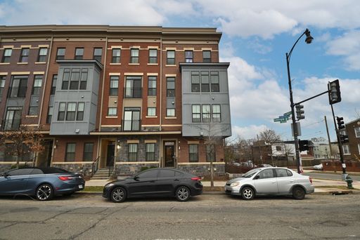 Luxury 2BR + Den Home | Parking Included - Available Today! – photo 1