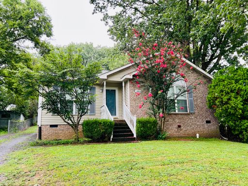 3 Bed 2 Bath House w/Fenced Back Yard in Old Hickory $2000/mo