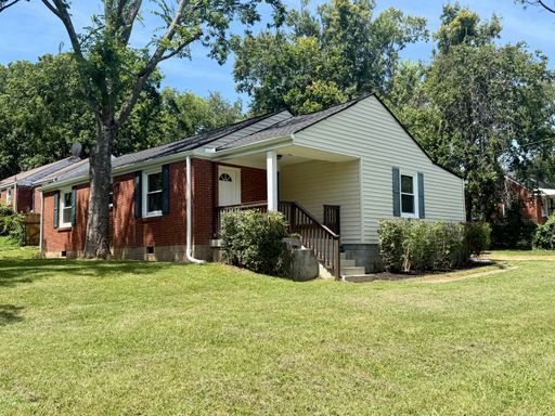 3 Bedroom 1 Bath House in Madison with Amenities! $1875/mo