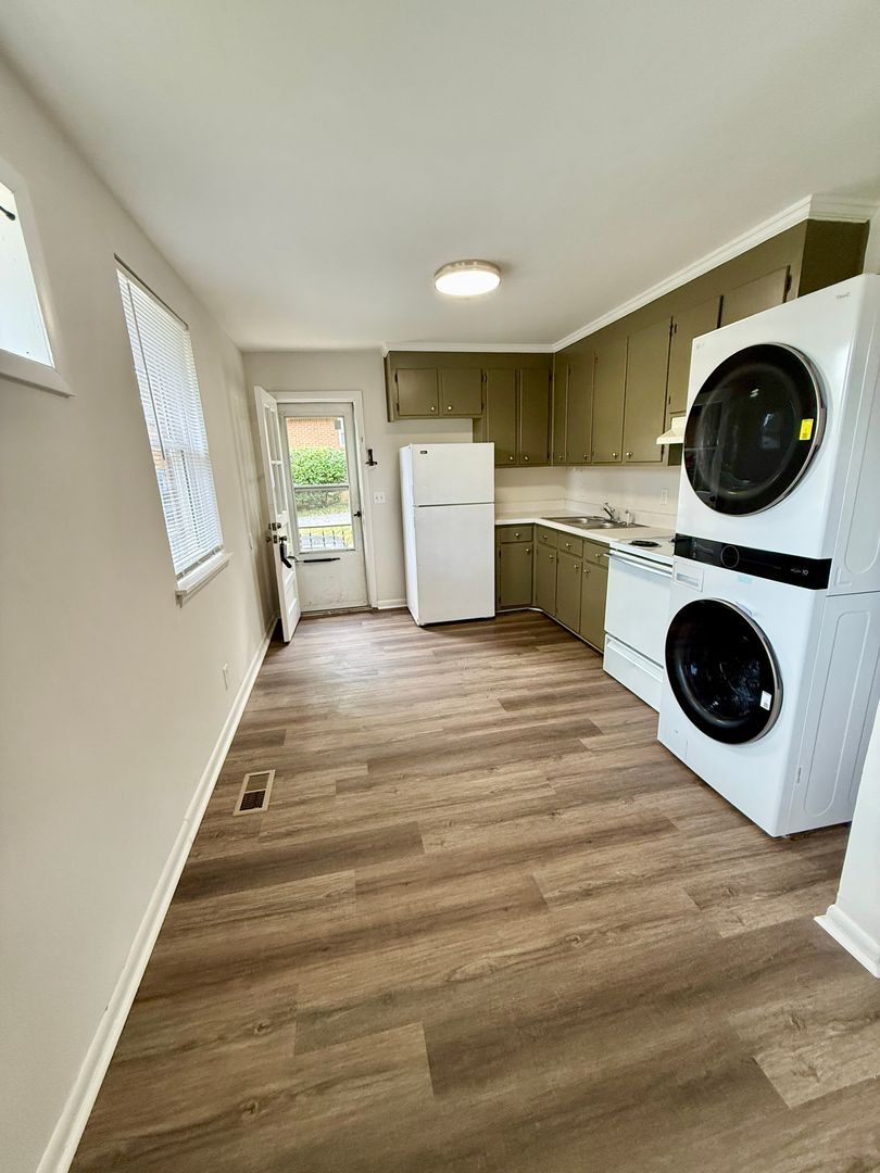 Nashville House: 3306A Leslie Court