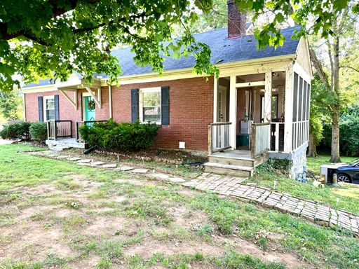 East Nashville 3 Bedroom 2 Bath House $2100/ mo – photo 1