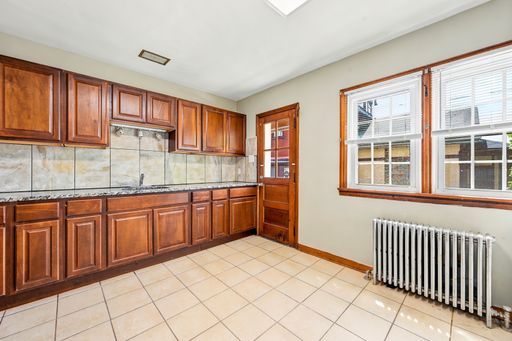 Large 2 Bed 1 Bath - Coatesville