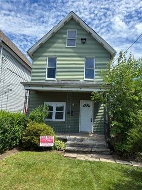 2nd Floor 2 Bedroom Apartment in Turtle Creek!