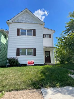 Spacious 2-Bedroom Apartment with In-Unit Laundry