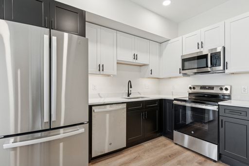 BRAND NEW - 1 Bedroom Apartment in the Heart of Phoenixville – photo 1