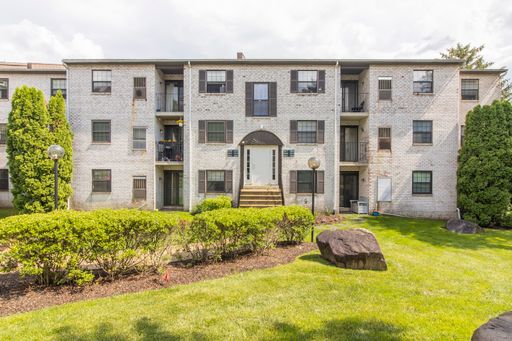 2BR 1BA Condo in West Chester PA, Goshen Valley Condo Association – photo 1
