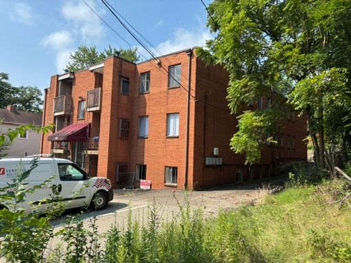2 Bedroom Apartment in Wilkinsburg – photo 1