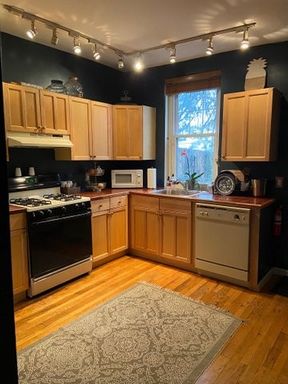 3 Bedroom Townhome – 208 East Street, Philadelphia, PA 19128