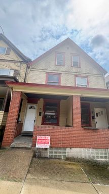 Charming 3-Bedroom Duplex with Front Porch