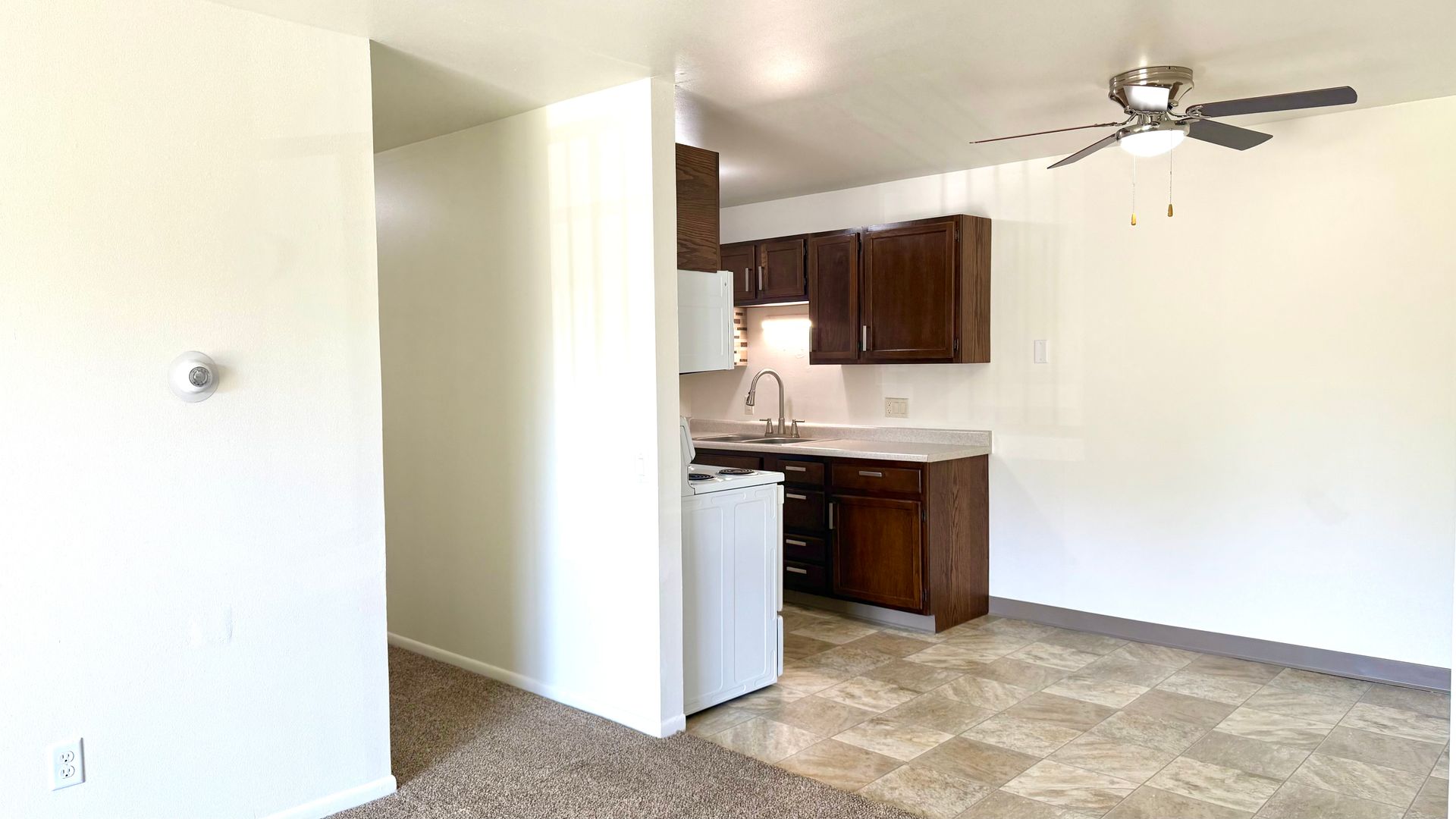 Elkhorn Apartment: 423 E 1st Ave,