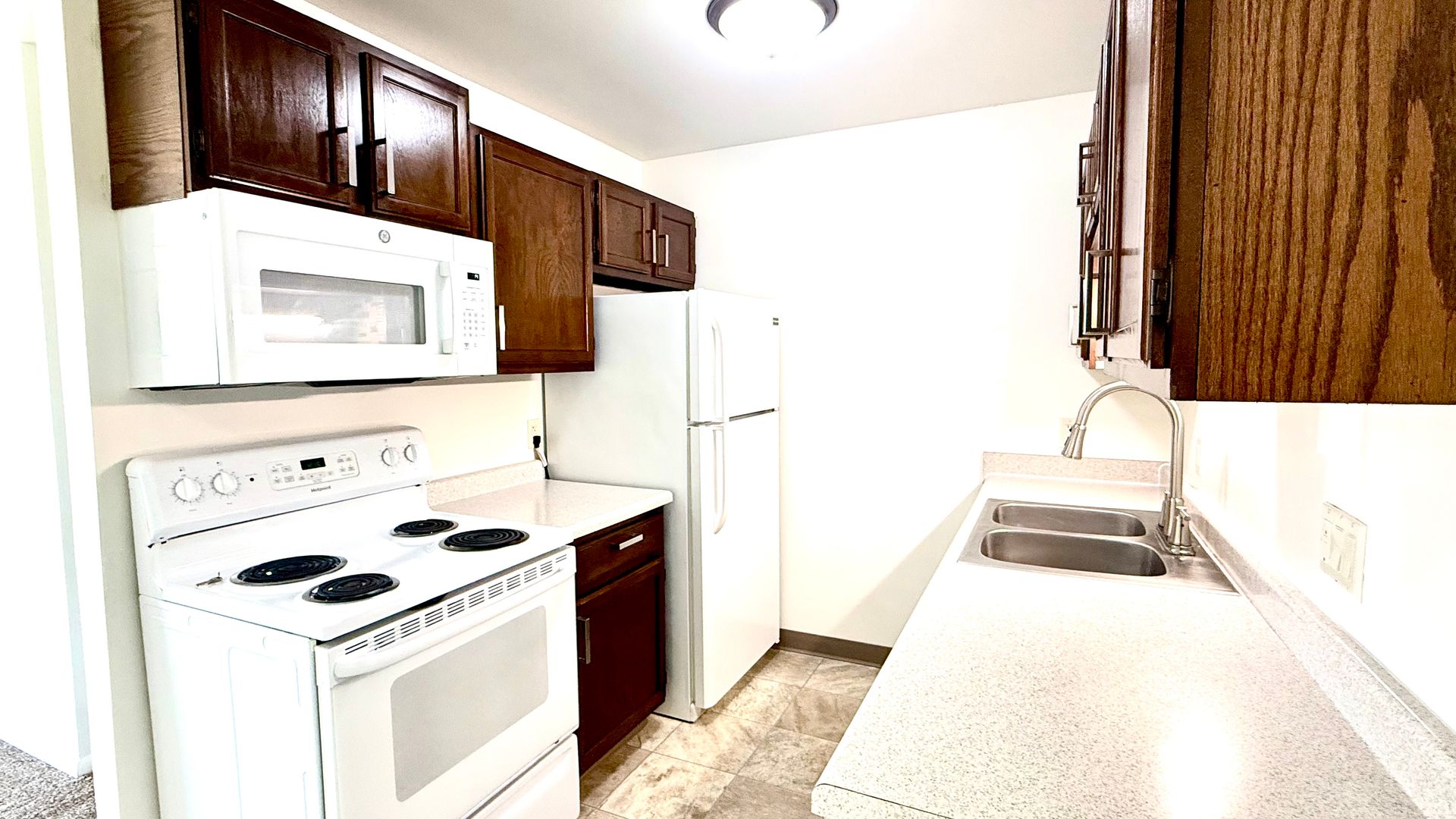 Elkhorn Apartment: 423 E 1st Ave,