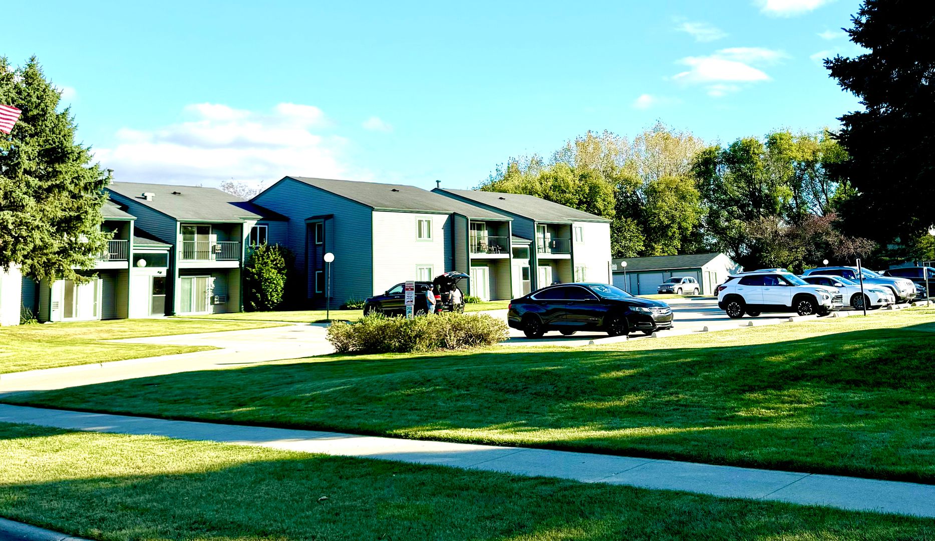 Elkhorn Apartment: 423 E 1st Ave,