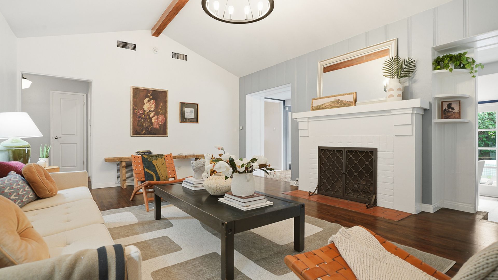 Sherman Oaks House: 13360 Magnolia Blvd #A