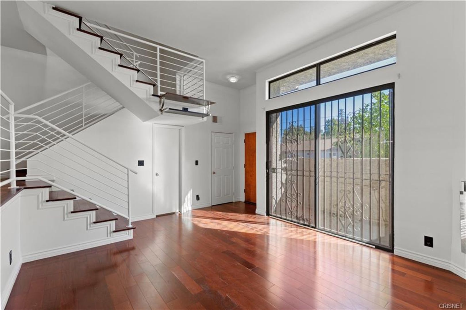 North Hollywood Townhome: 13243 Vanowen St APT 3