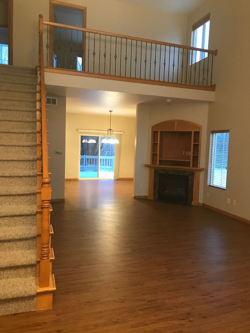 De Pere Apartment: 2100 River Point Ct