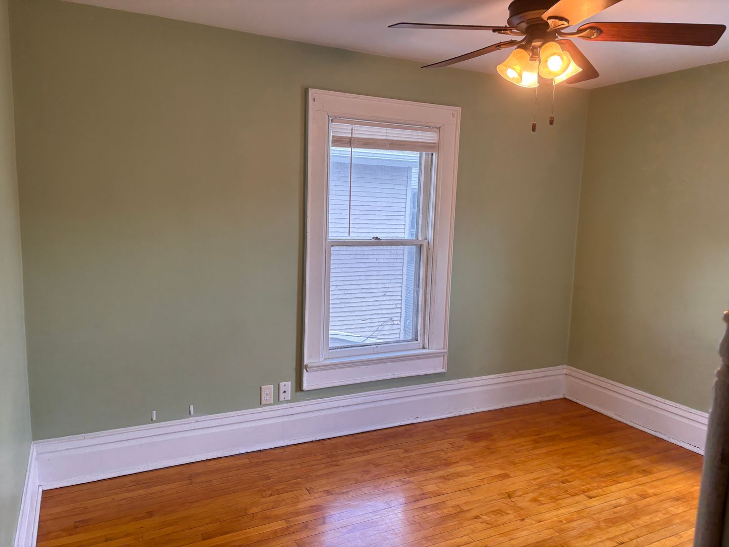 Green Bay Apartment: 234 - 236 Oakland Ave