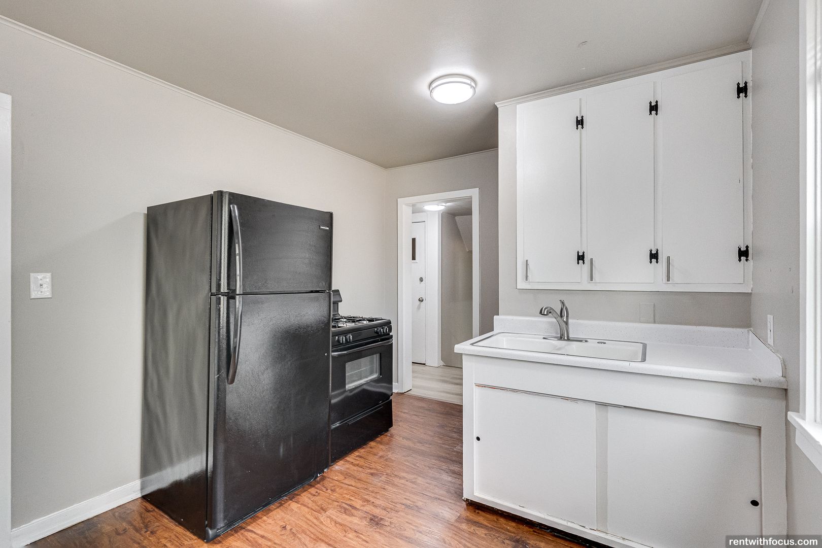 Oshkosh Apartment: 536 Algoma Blvd