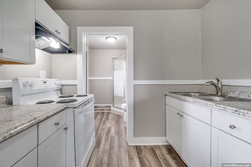 212 Doty St – photo 1