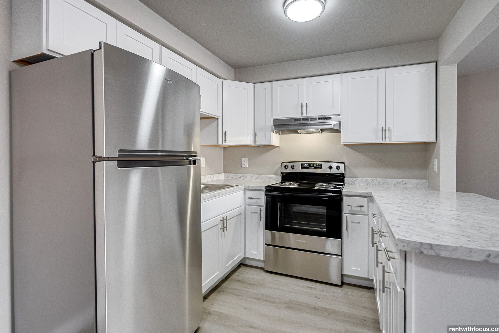 Green Bay Apartment: 2323 Eastman Ave