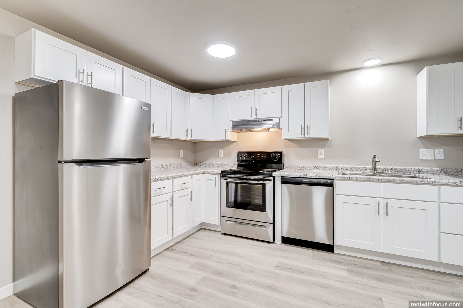 Green Bay Apartment: 2690 Humboldt Rd.