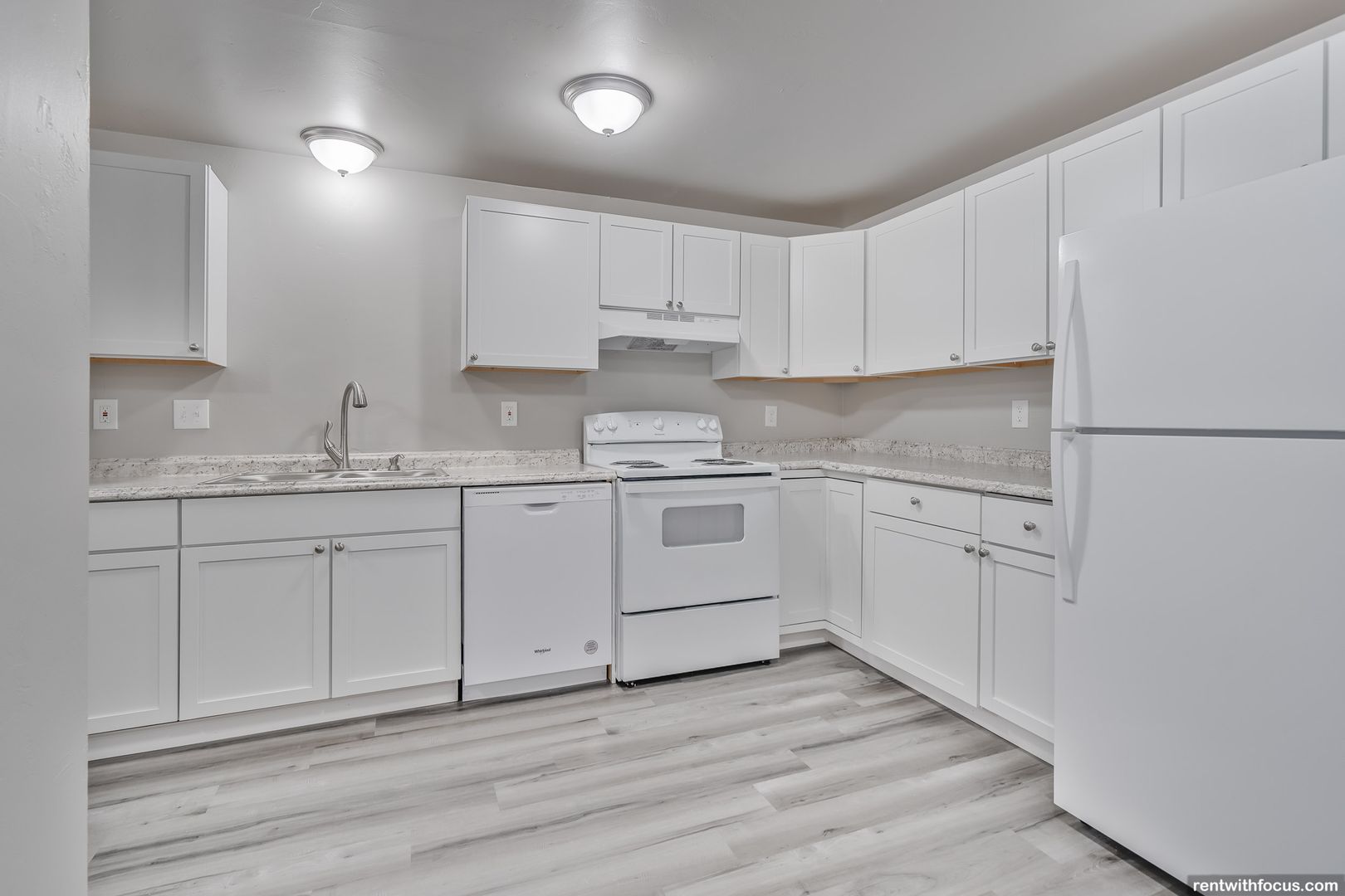 Green Bay Apartment: 2690 Humboldt Rd.