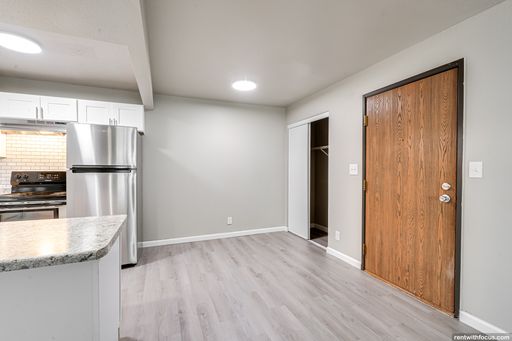 425 Southtowne Dr. - I202, South Milwaukee, WI 53172