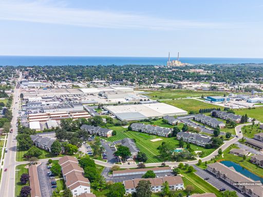 2121 Woodglen Dr - 3C, Sheboygan, WI 53081