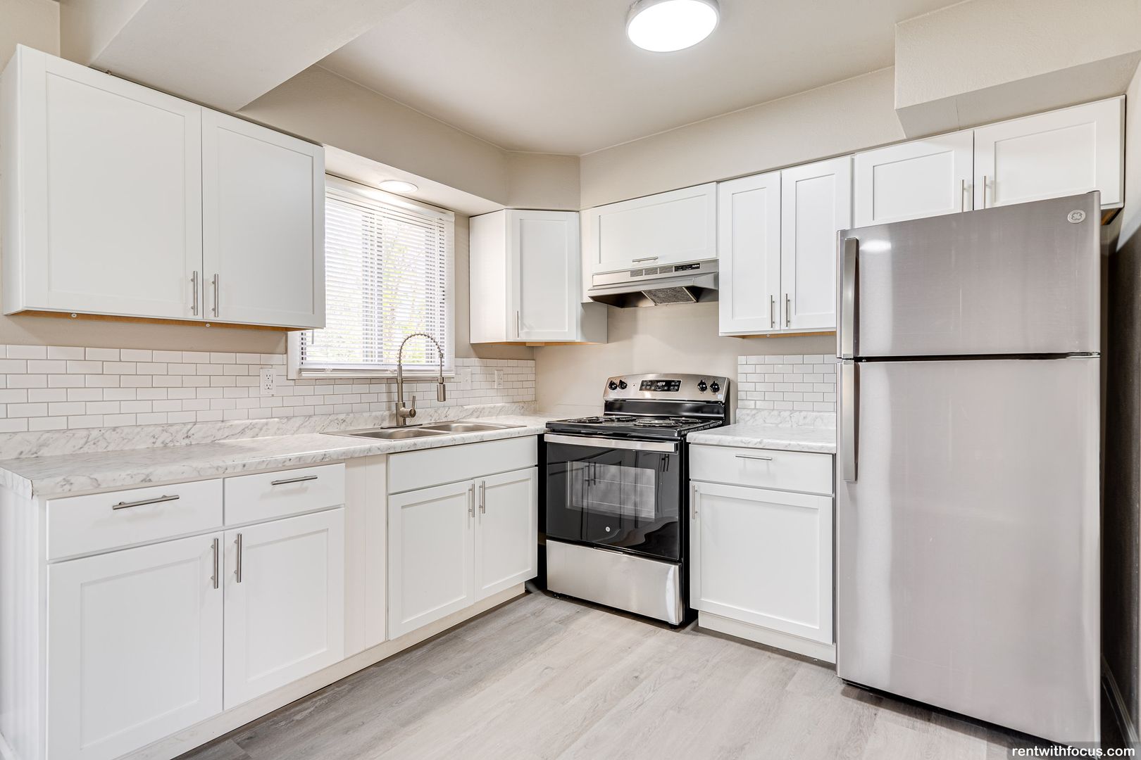 Baraboo Apartment: 702 12th St.