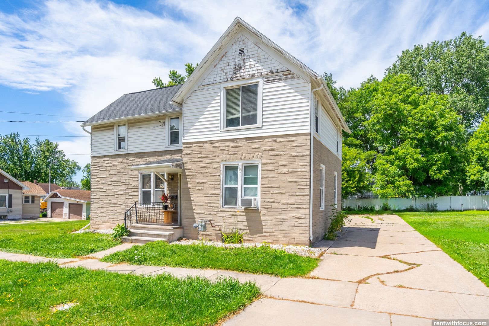 Kaukauna Apartment: 1111 Oviatt St