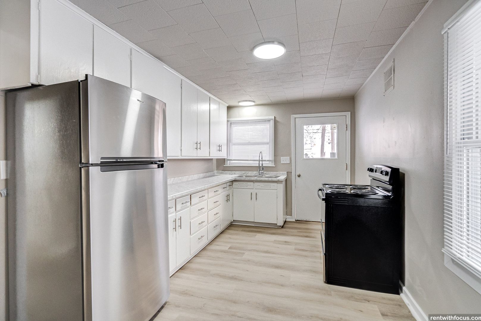 Neenah Apartment: 610 Maple Street