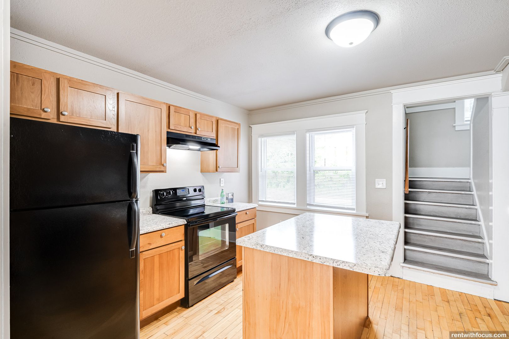 Oshkosh Apartment: 1202-1318 Summit Ave.