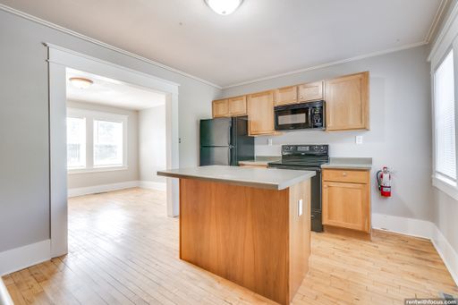 1236A Summit Ave. – photo 1