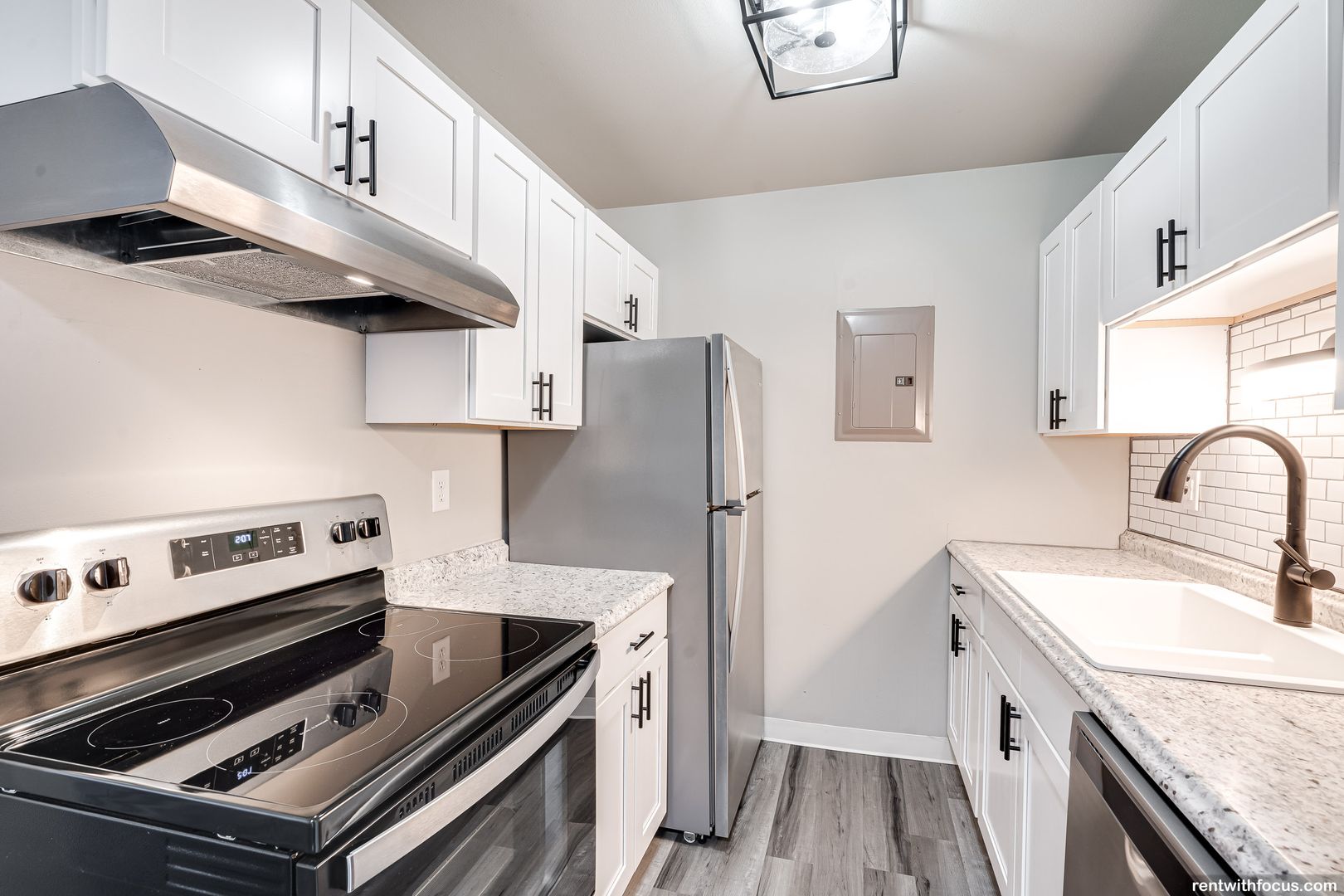 Menasha Apartment: 1000 Lucerne Dr.